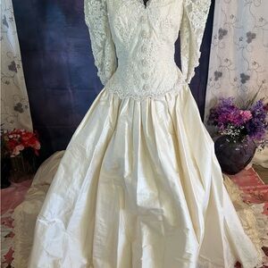 Elegant White Lace Wedding Dress  107  Size 18